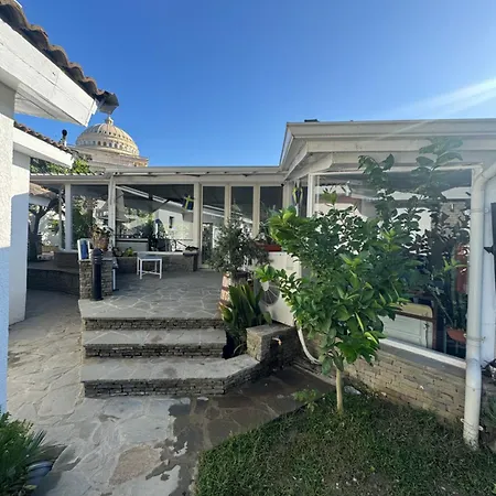 Bed and Breakfast River House Butique Μπεράτ