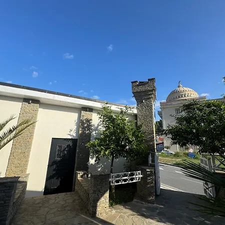 River House Butique 住宿加早餐酒店